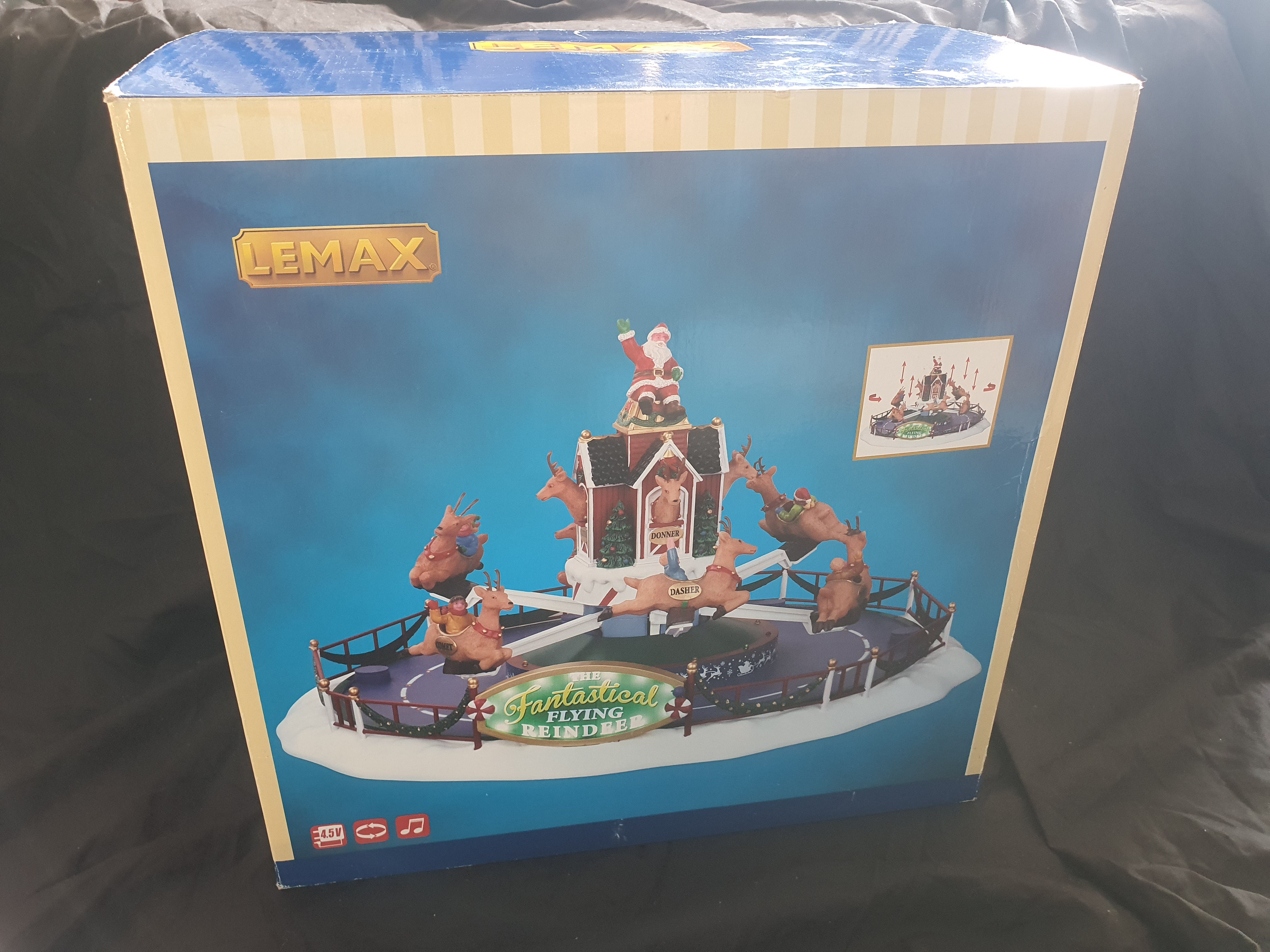 Reindeer On Holiday 64058