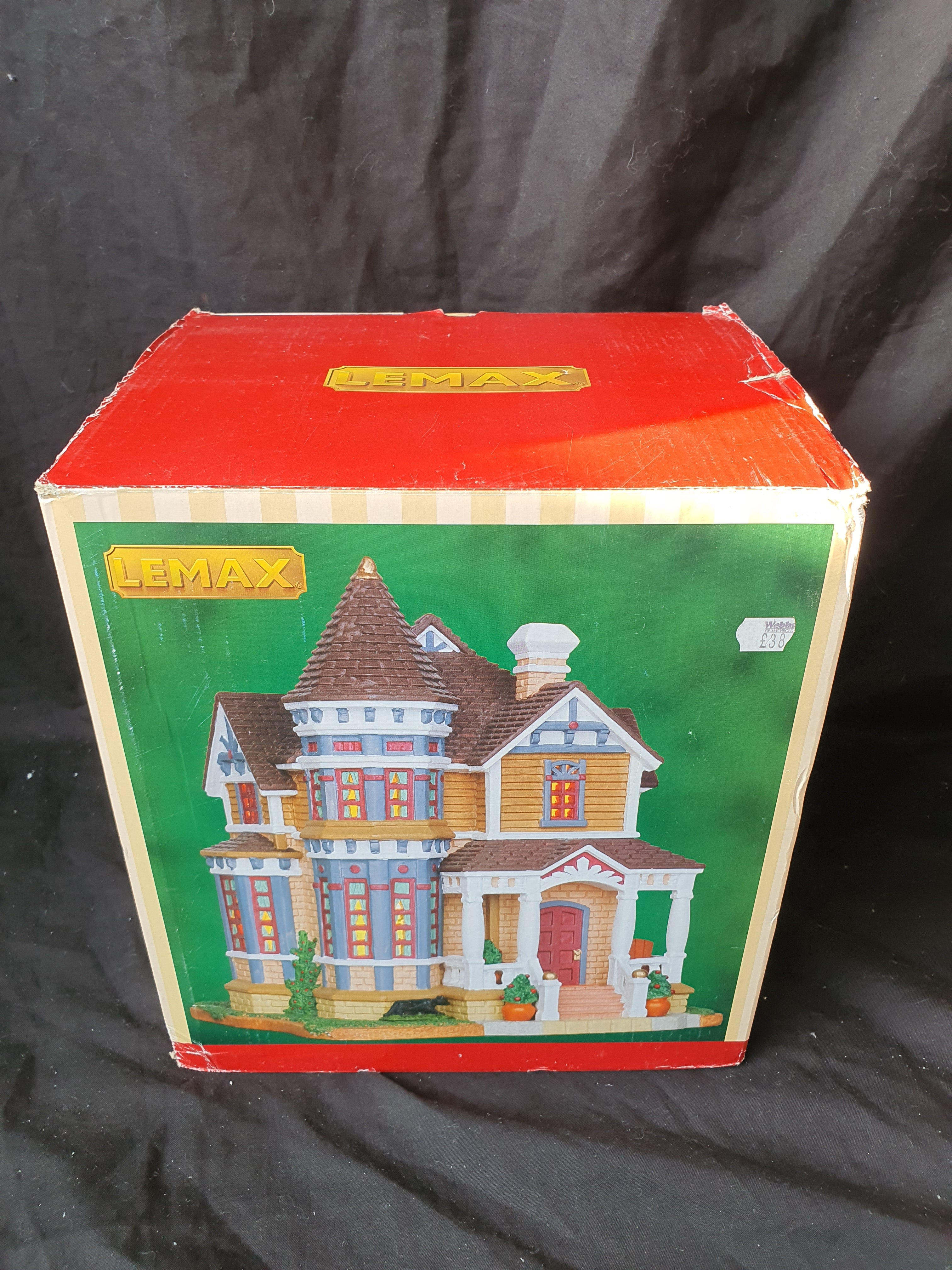 Carlton Residence 25382