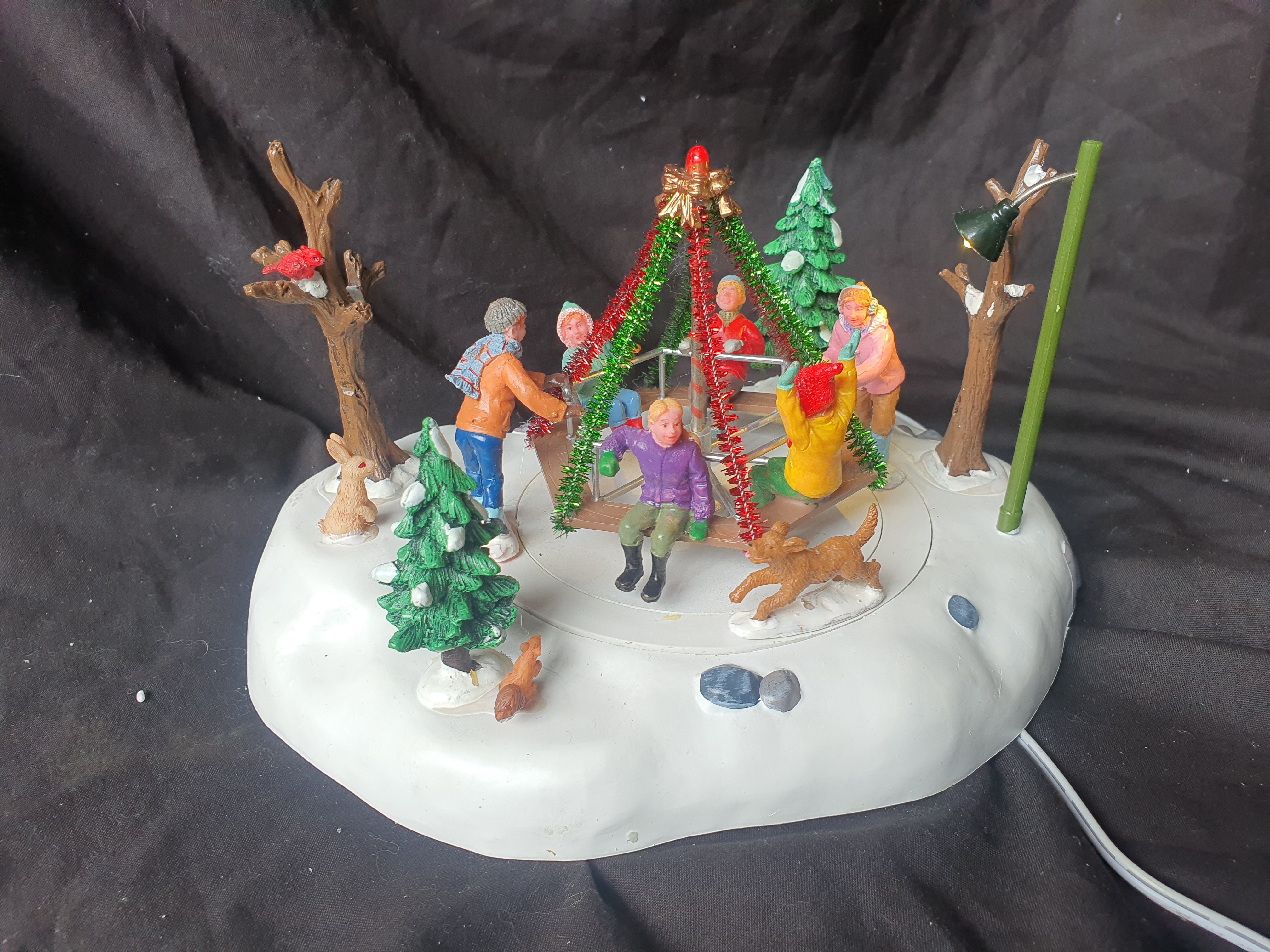 Holiday Merry Go Round 14340