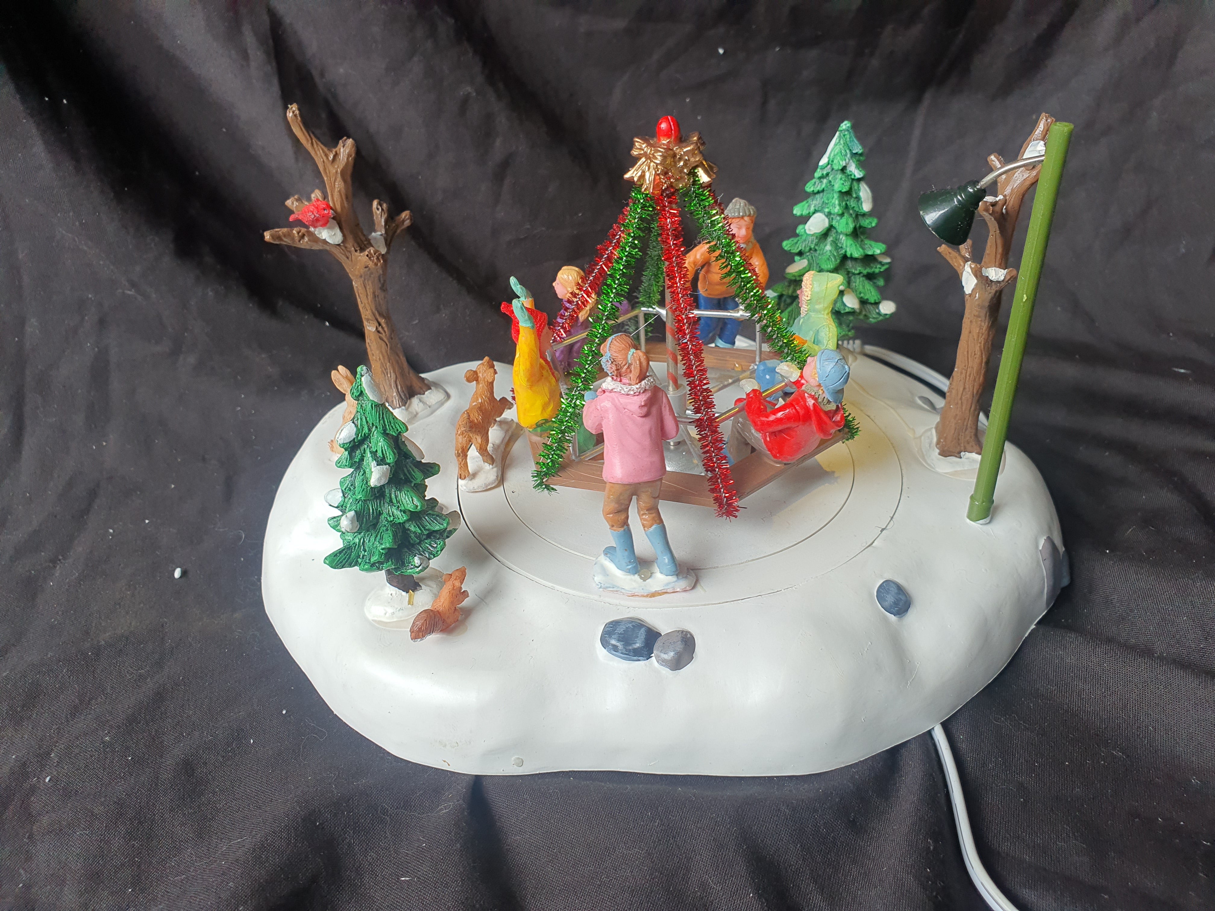 Holiday Merry Go Round 14340