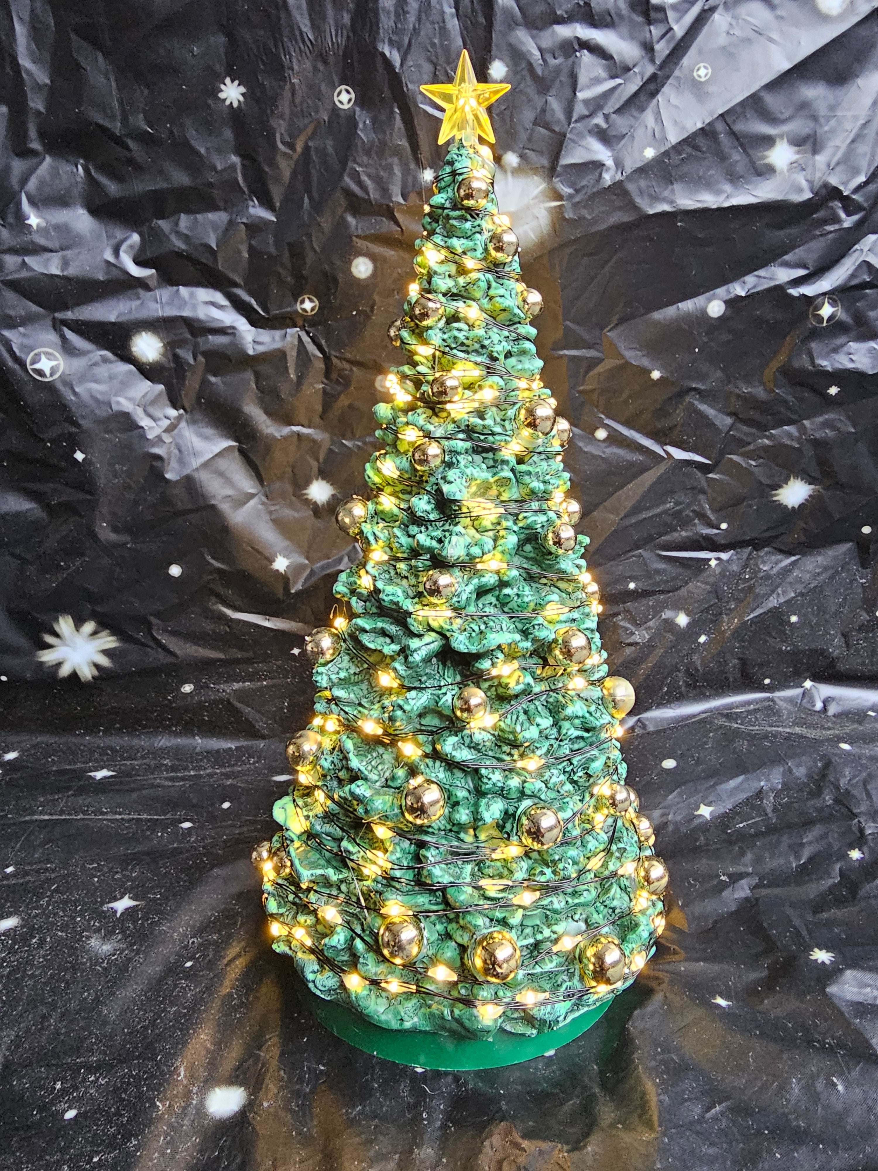 Jolly Christmas Tree 24995