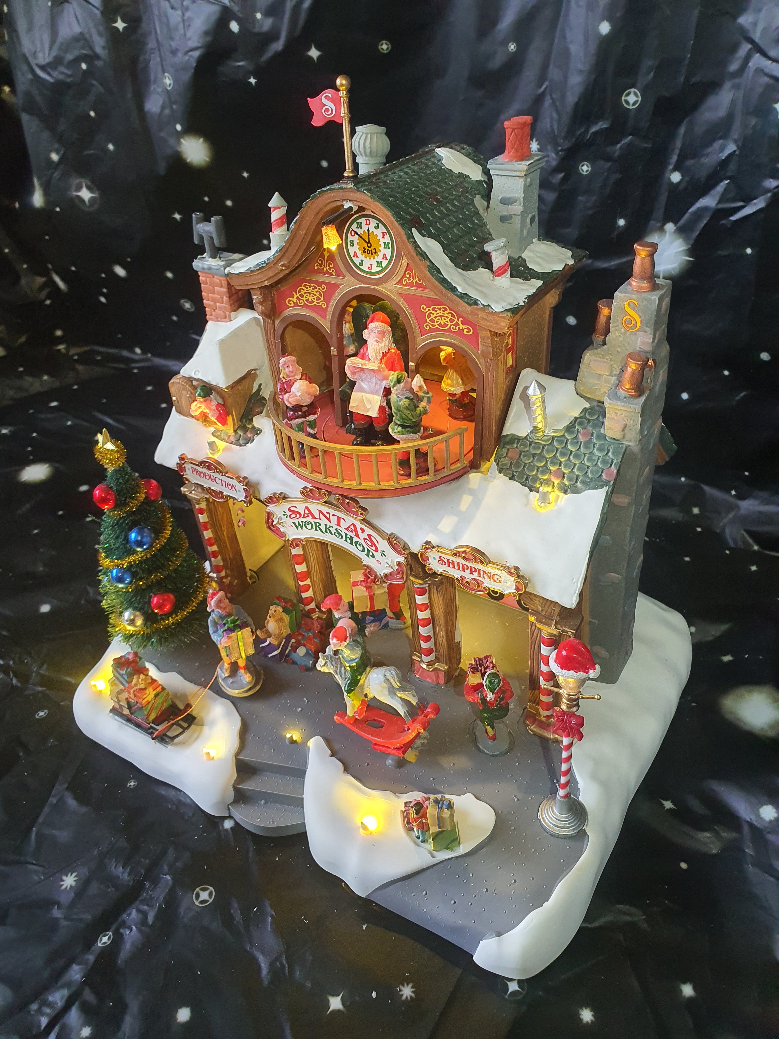 Santa's Workshop 35558