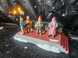 Yuletide Carolers 44193