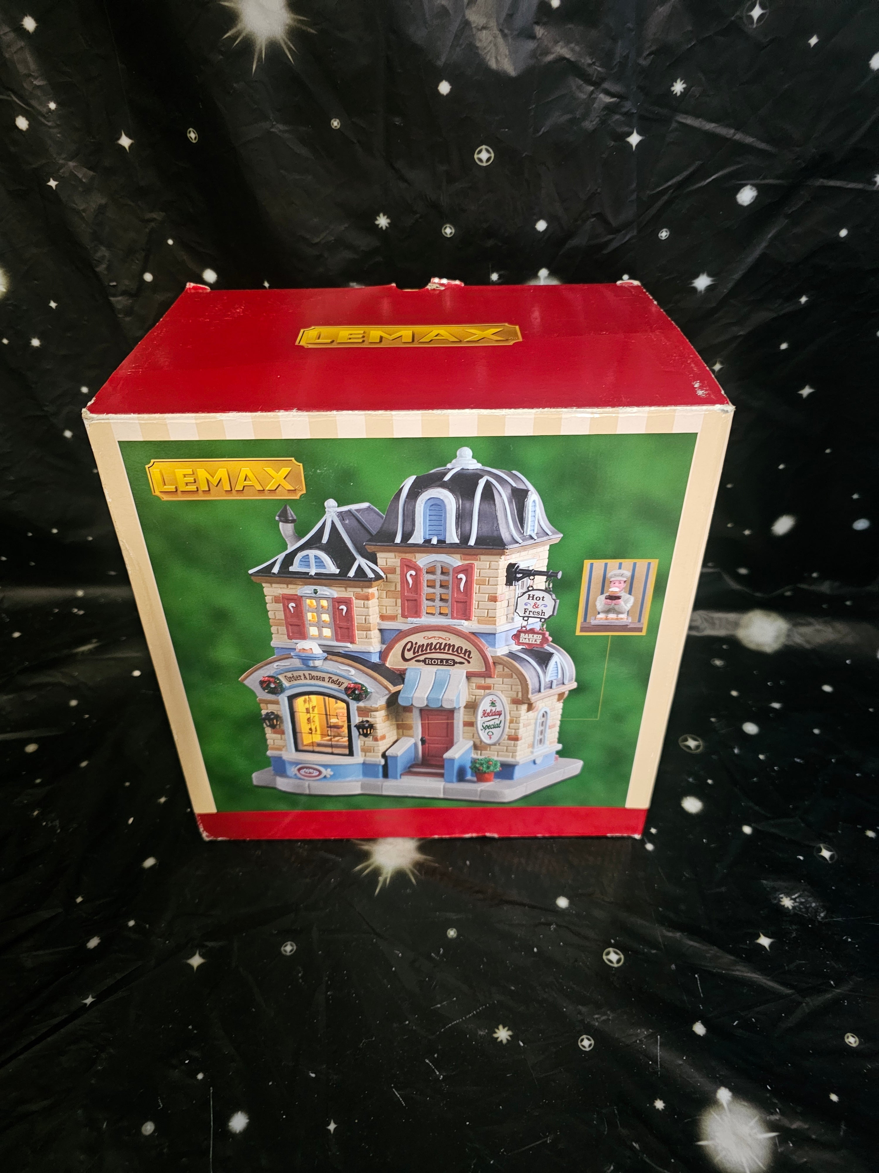 Cinnamon Roll Shop 05645