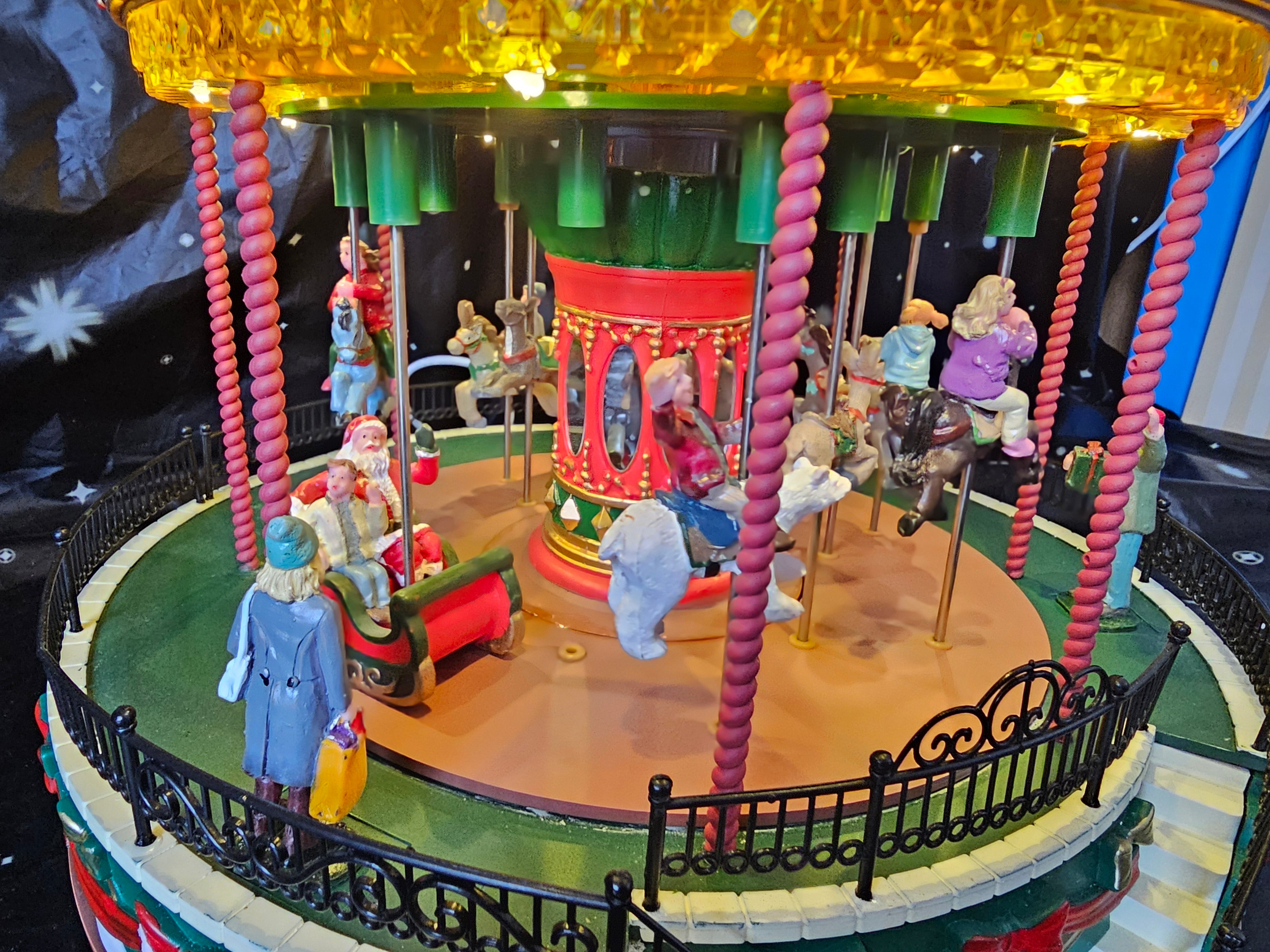 Santa Carousel 34682