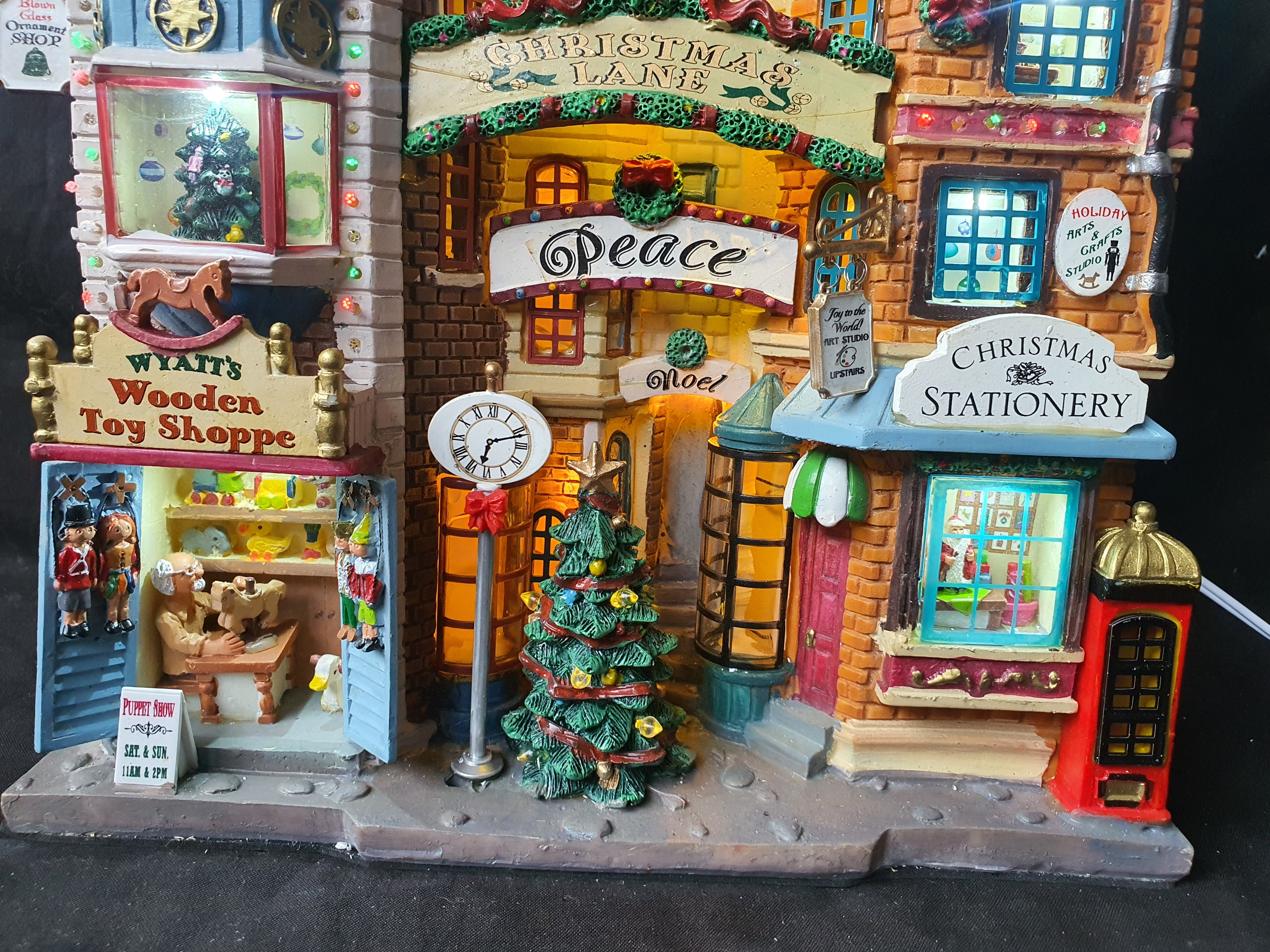 Christmas Lane 05104