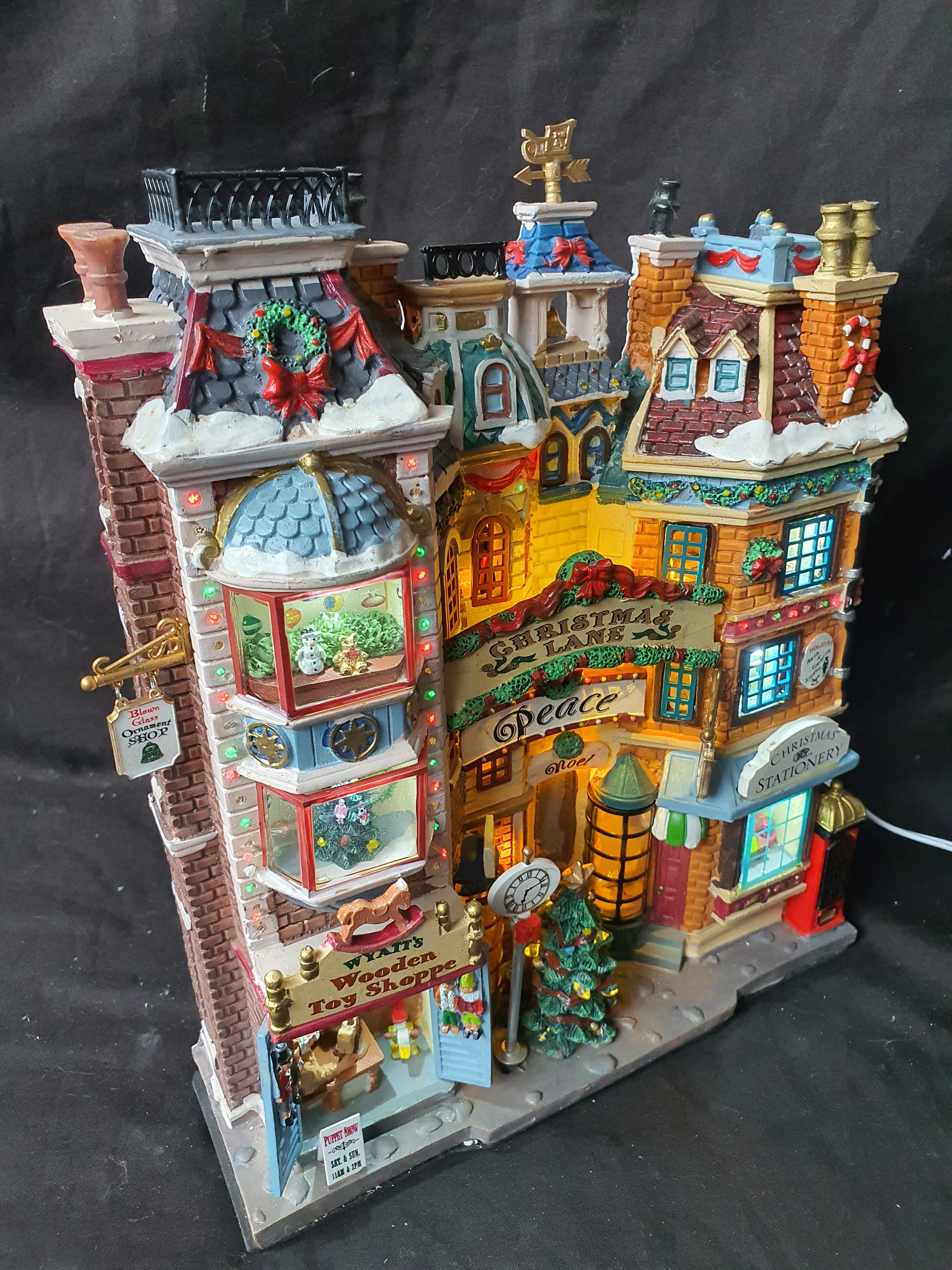 Christmas Lane 05104