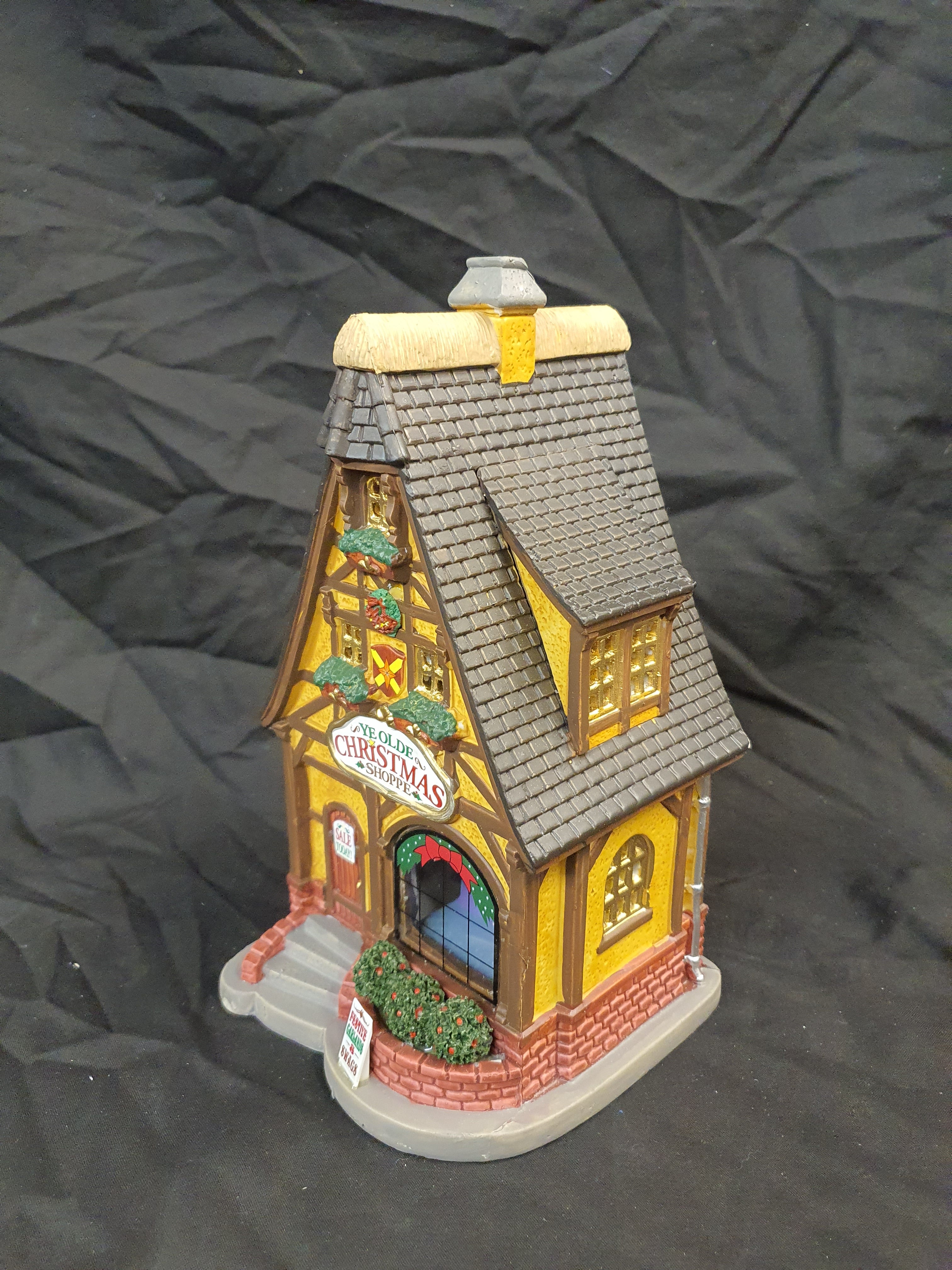 Ye Olde Christmas Shoppe 55902