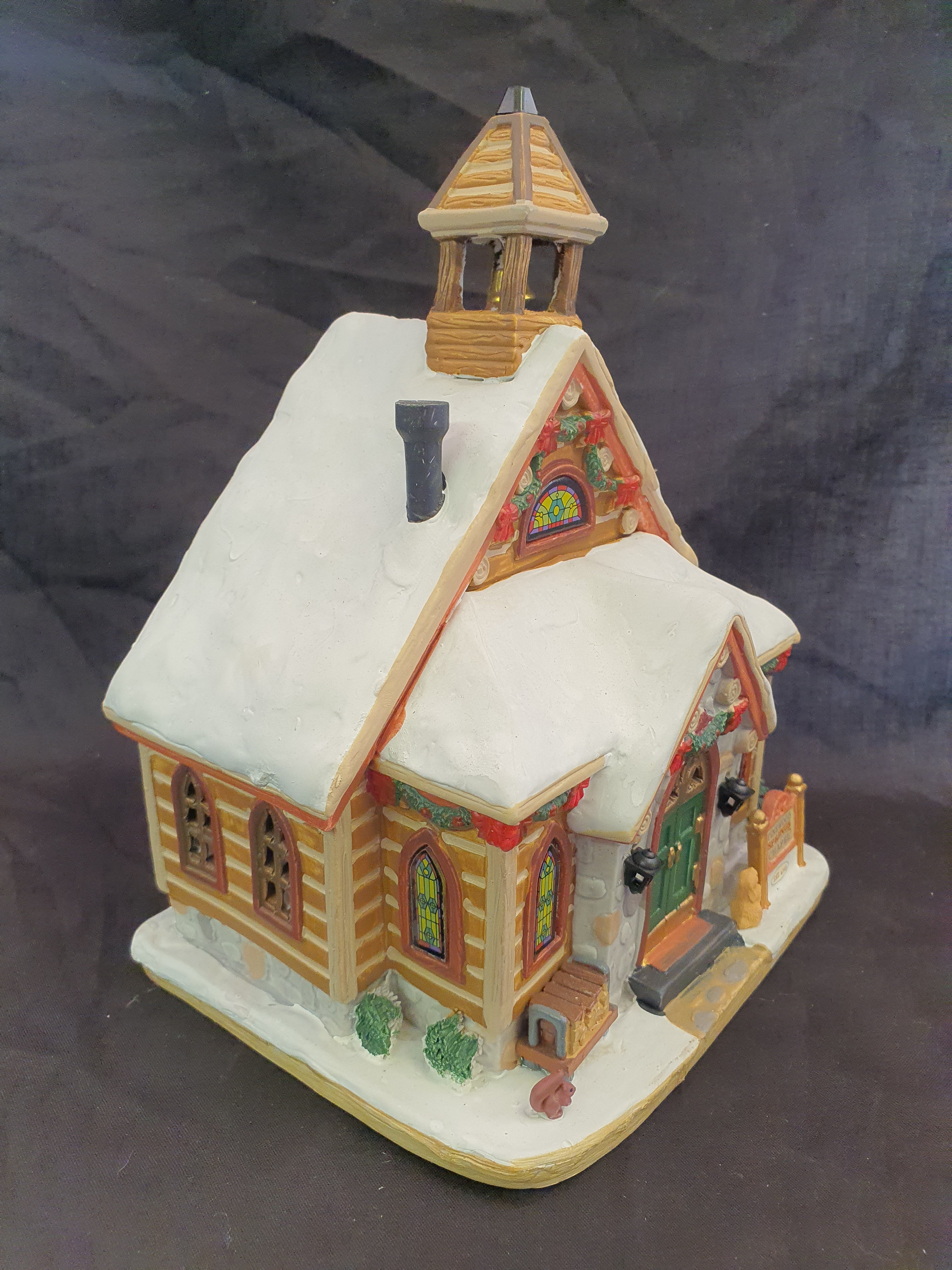 Pinewood Springs Chapel 95477