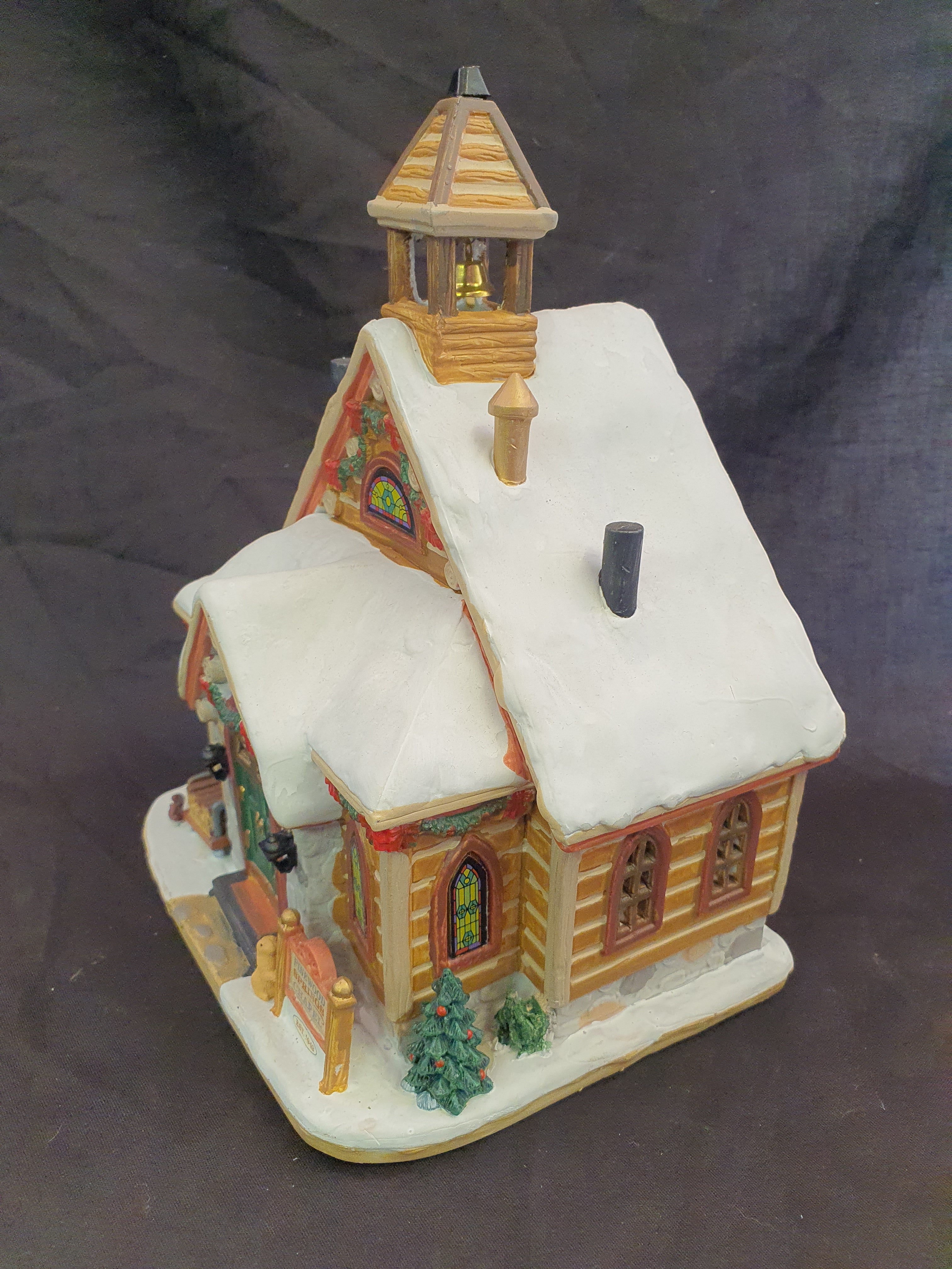 Pinewood Springs Chapel 95477